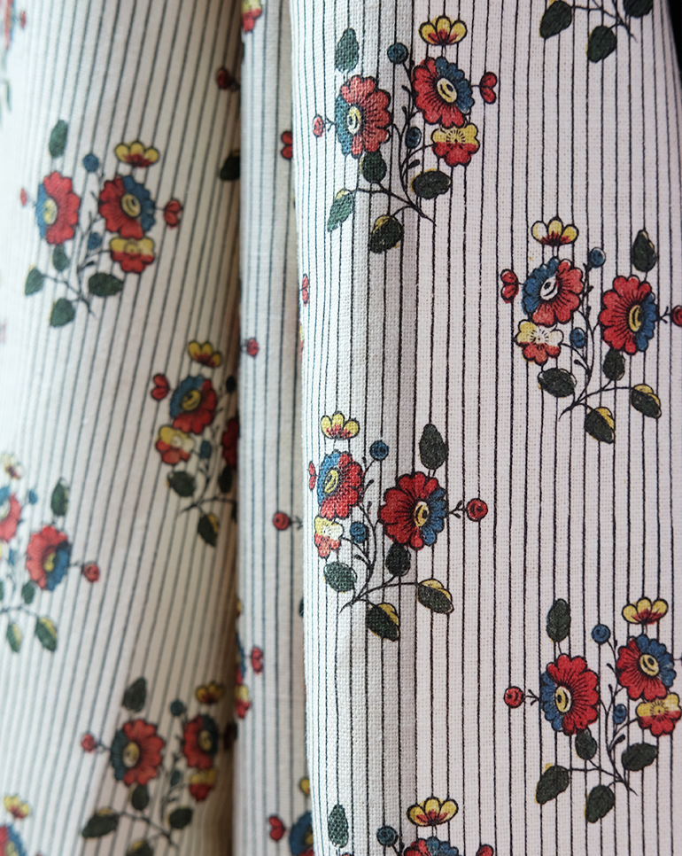 Cushion T1 "Boutonnière"