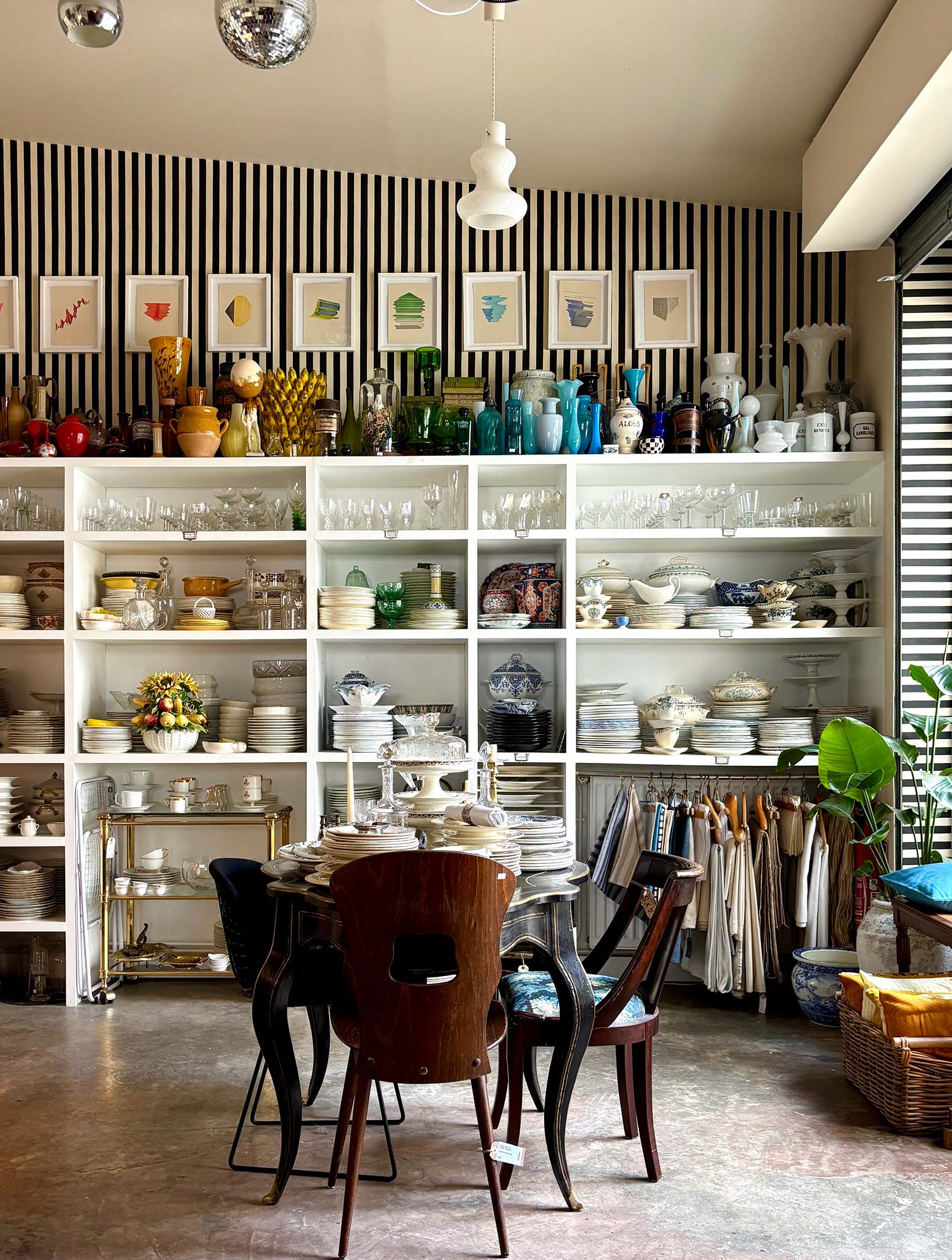 Papier peint "Rayures noires"