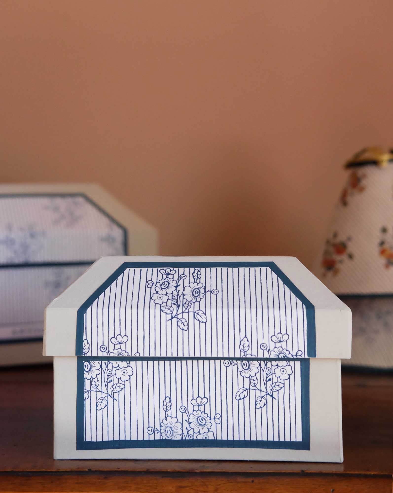 Wedding box, small size "Boutonnière"